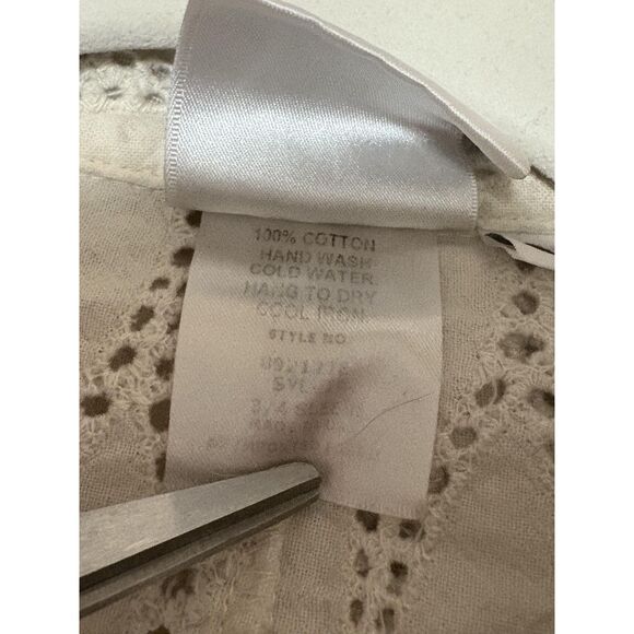 Finley Shirt Womens Small White Eyelet Cotton Tie Front 3/4 Sleeve Boho - Picture 8 of 8